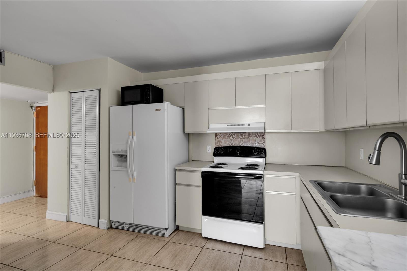 Photo of 8877 Collins Ave #303, Surfside, Florida, 33154 -