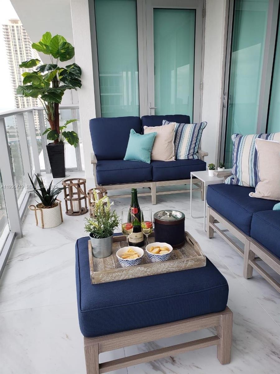 4-1407 3 / 4 1892 кв.футов $ 2025-12-30 0 Фото