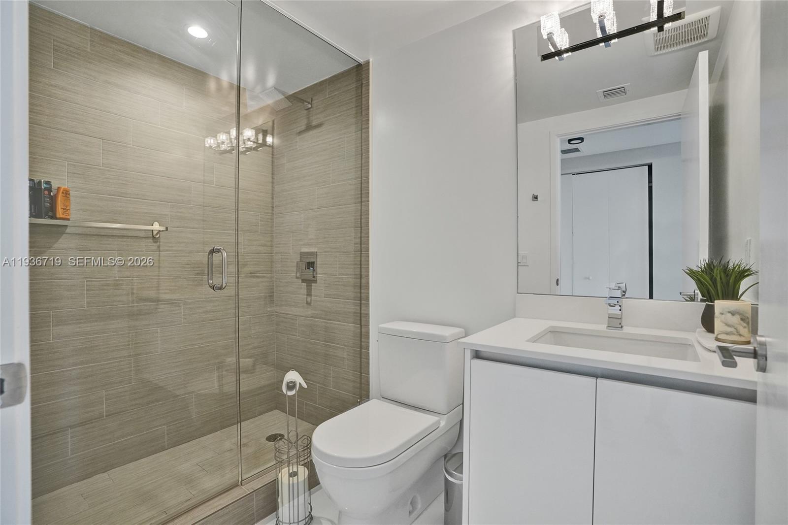 See details 4-1407 3 / 4 1892 sq. ft. $ 2025-12-30 0 Photo