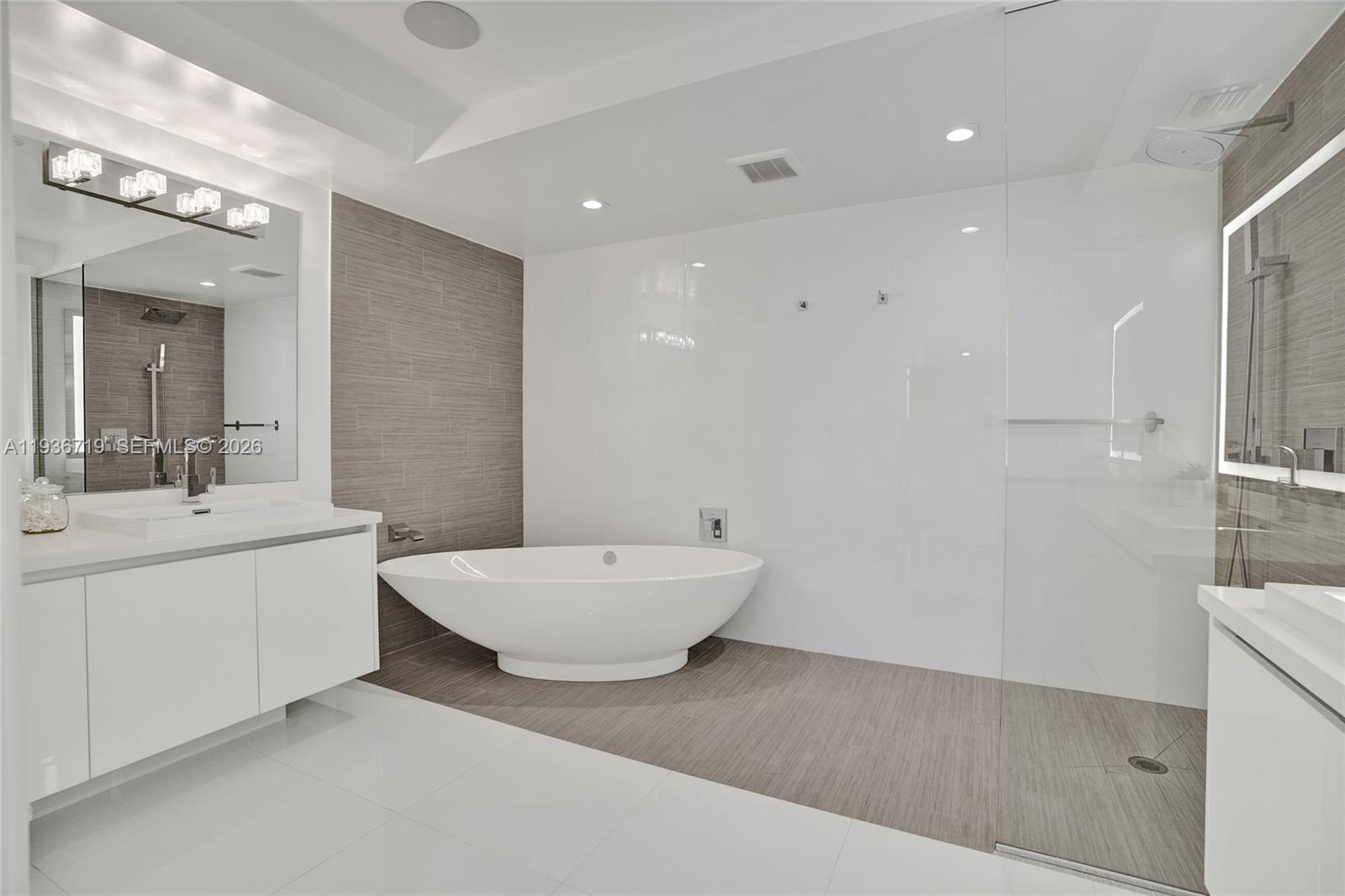 See details 4-1407 3 / 4 1892 sq. ft. $ 2025-12-30 0 Photo