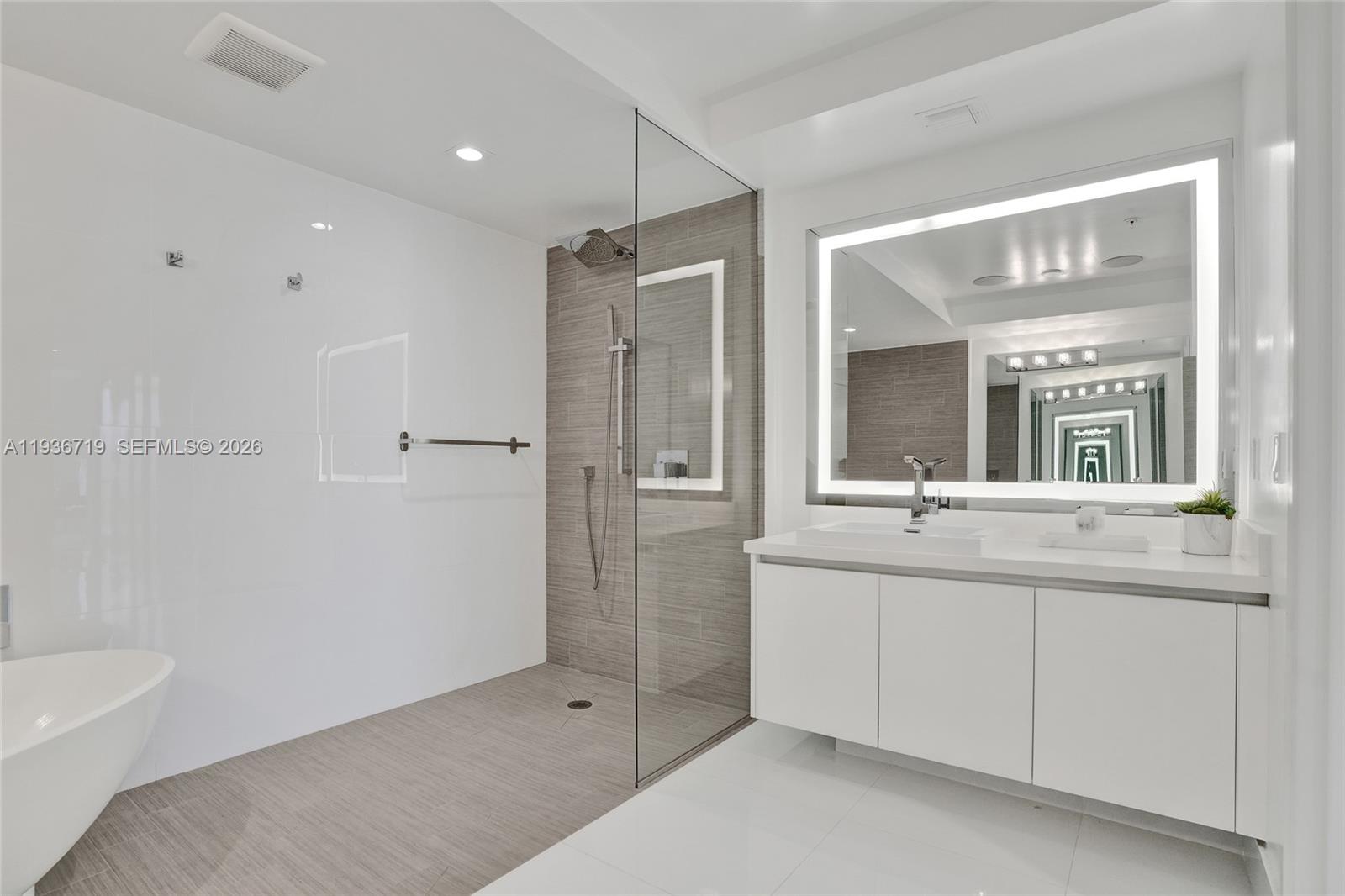 See details 4-1407 3 / 4 1892 sq. ft. $ 2025-12-30 0 Photo