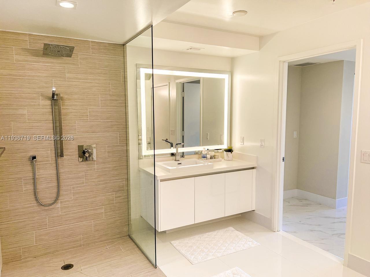 4-1407 3 / 4 1892 кв.футов $ 2025-12-30 0 Фото