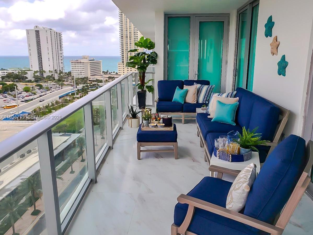 4-1407 3 / 4 1892 кв.футов $ 2025-12-30 0 Фото