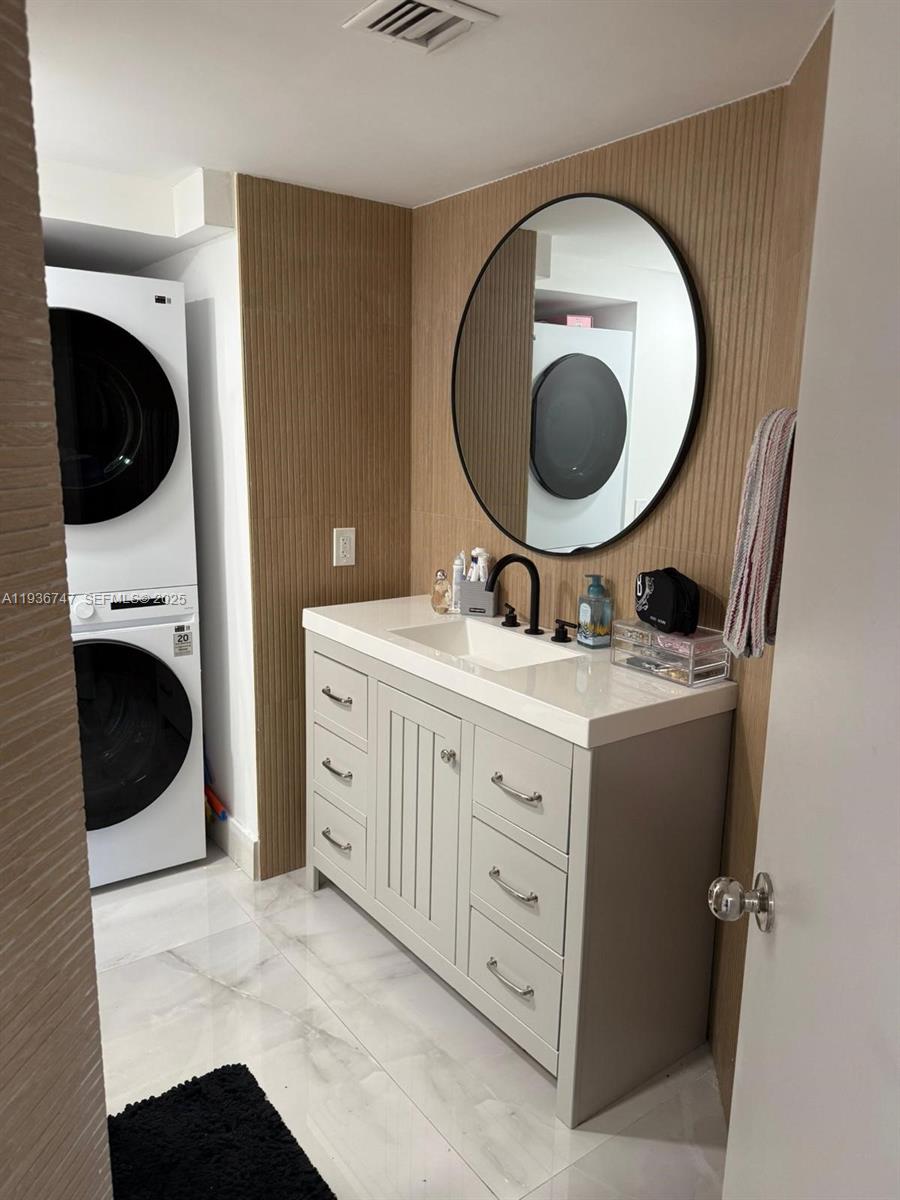 1710 2 / 2 1300 sq. ft. $ 2025-12-30 0 Photo