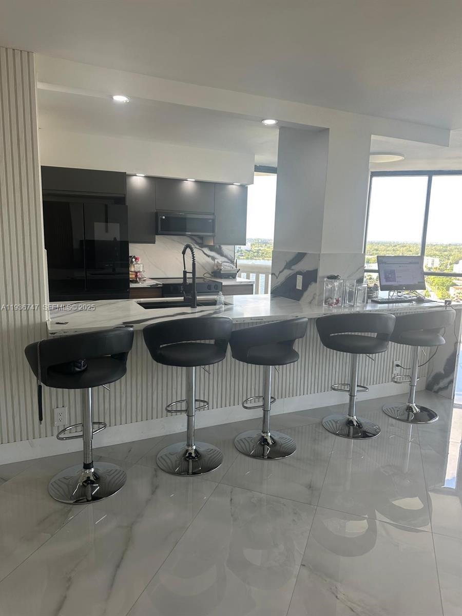 1710 2 / 2 1300 sq. ft. $ 2025-12-30 0 Photo