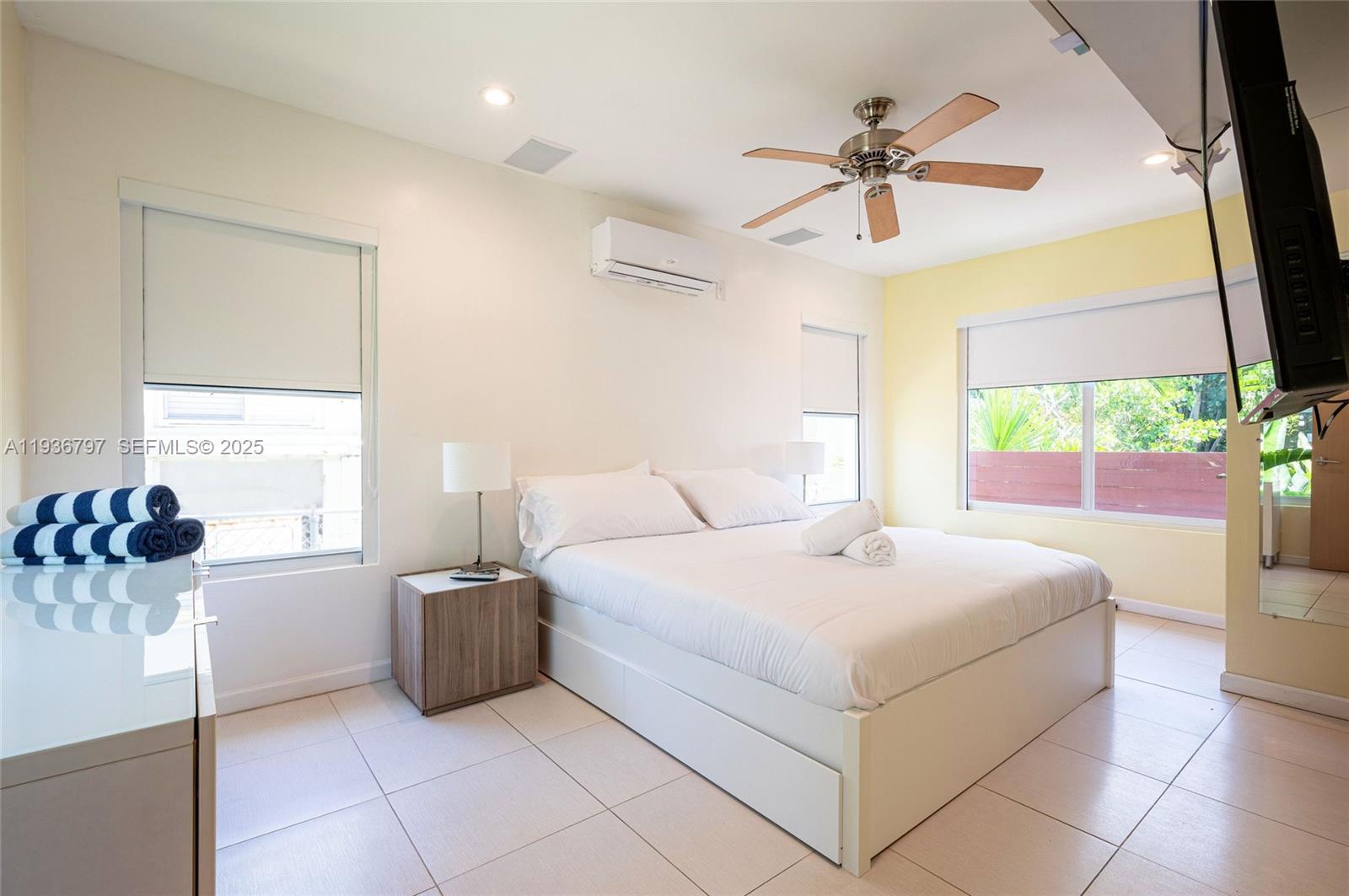 See details / 2972 sq. ft. $ 2025-12-31 0 Photo