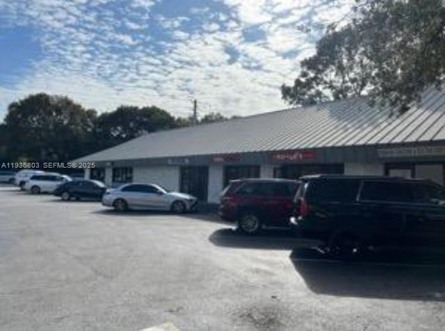 Подробнее / кв.футов $ 2025-12-31 0 Фото