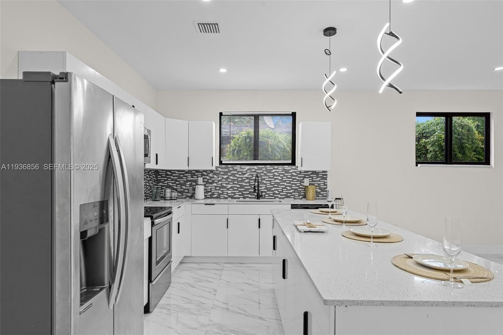 See details / sq. ft. $ 2025-12-31 0 Photo