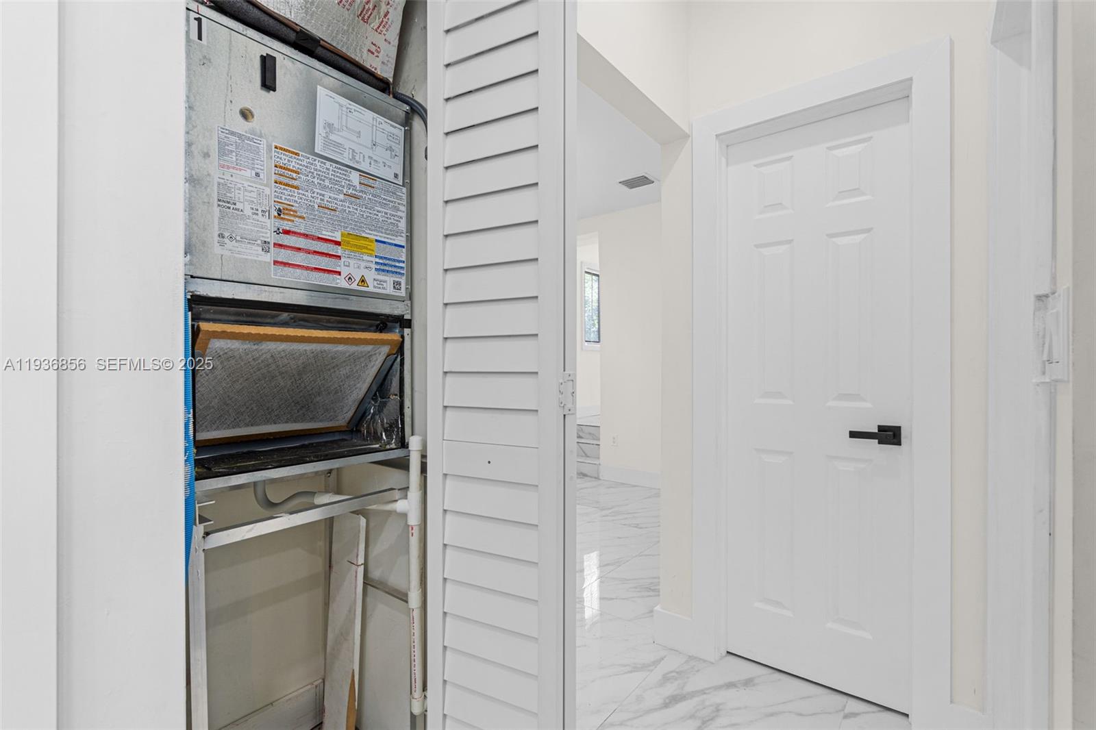 See details / sq. ft. $ 2025-12-31 0 Photo