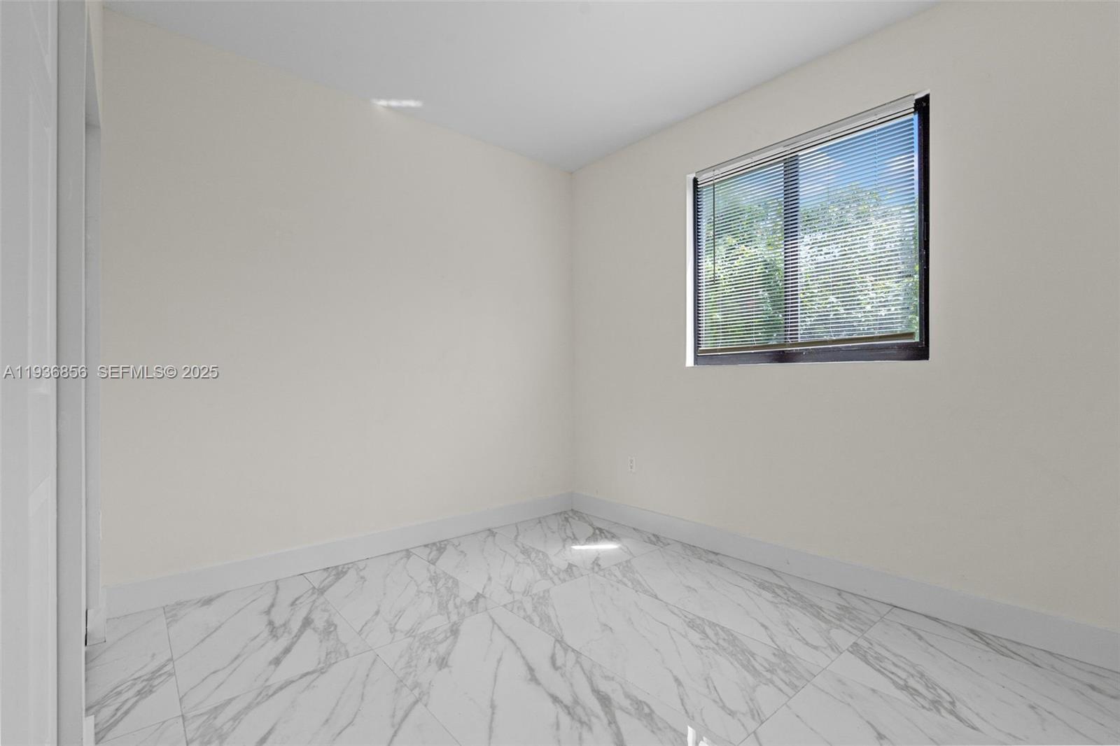 See details / sq. ft. $ 2025-12-31 0 Photo