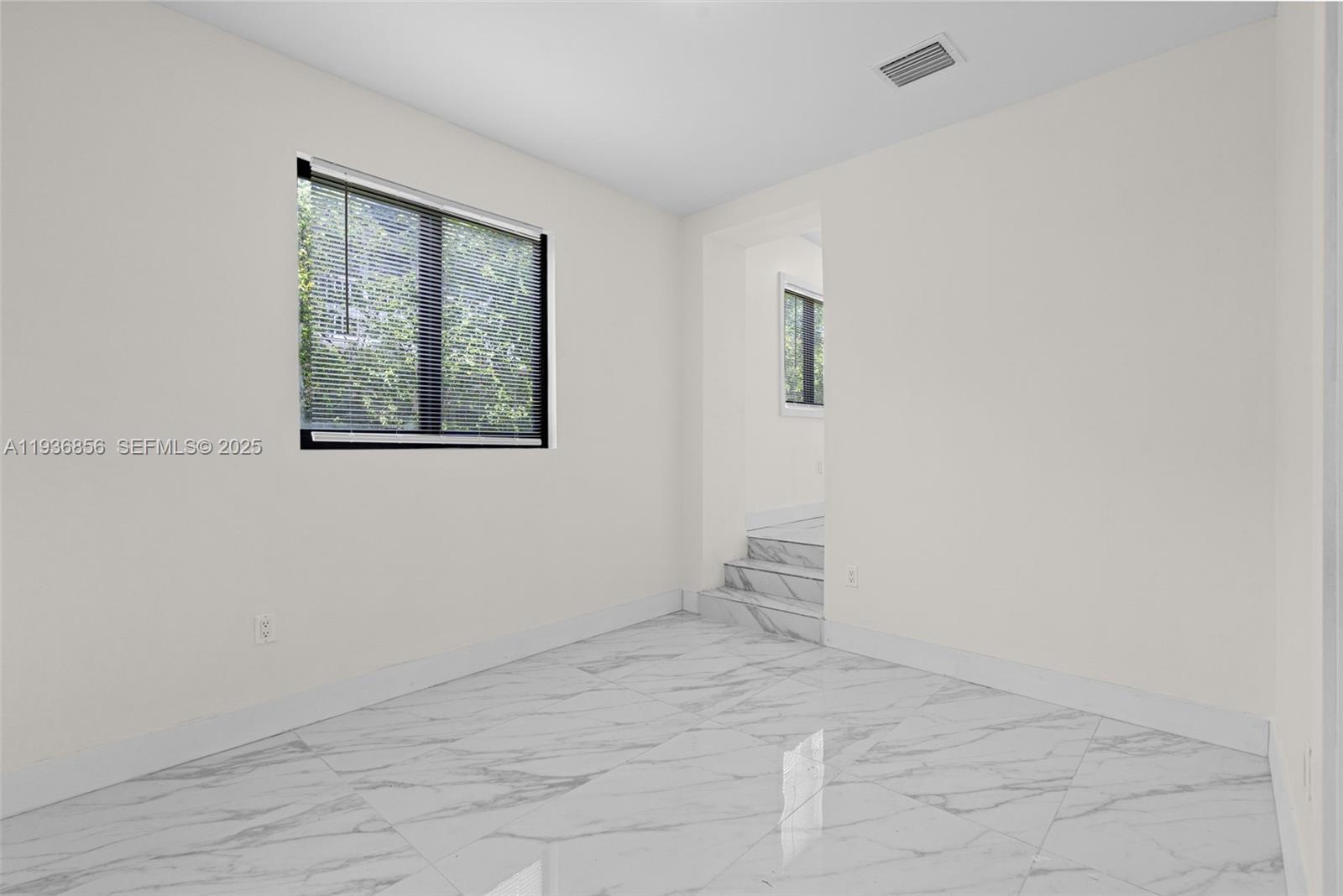 See details / sq. ft. $ 2025-12-31 0 Photo