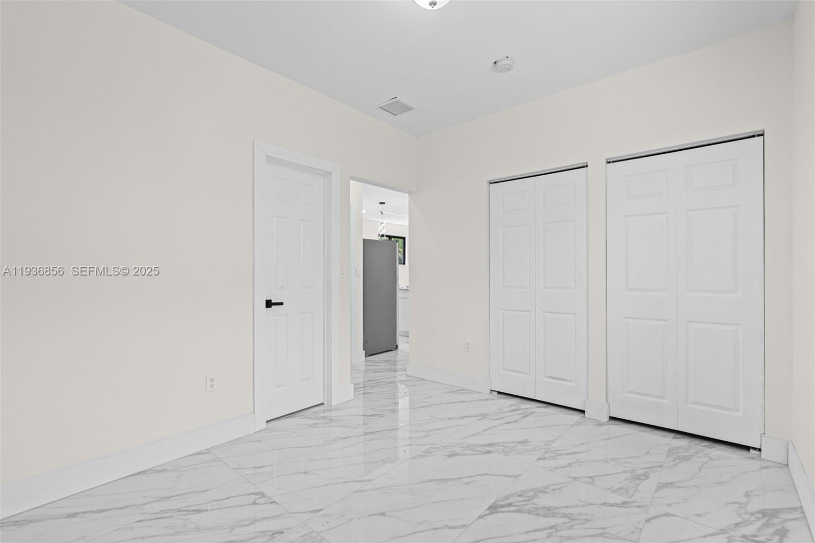 See details / sq. ft. $ 2025-12-31 0 Photo