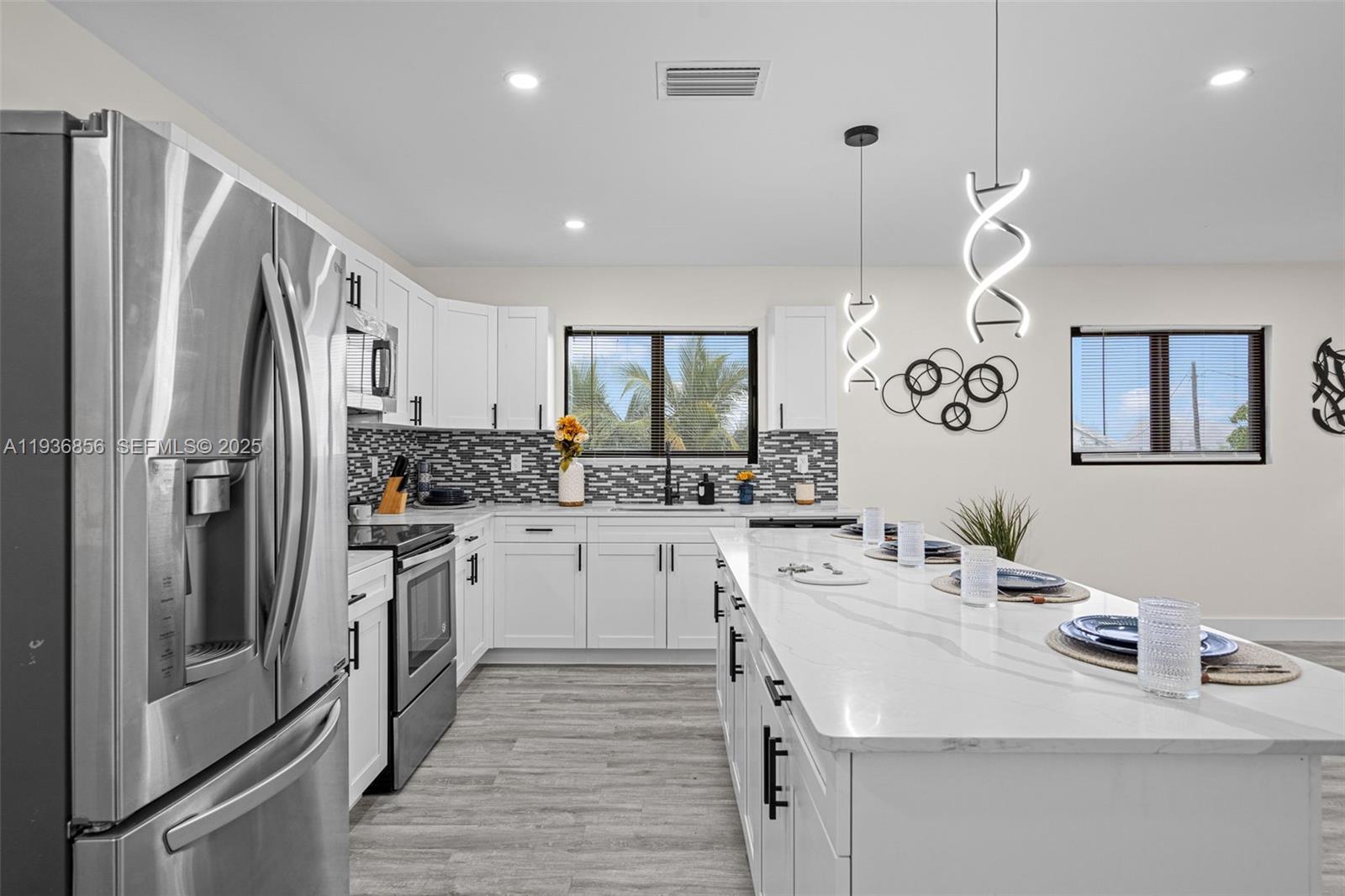 See details / sq. ft. $ 2025-12-31 0 Photo