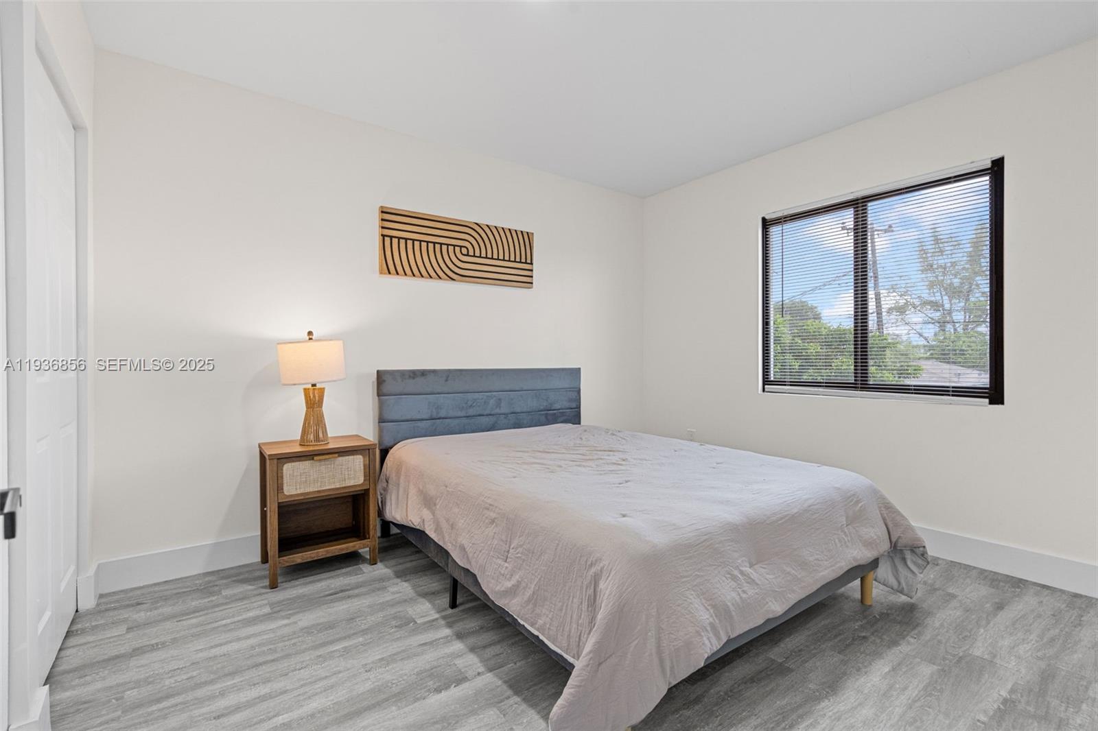 See details / sq. ft. $ 2025-12-31 0 Photo