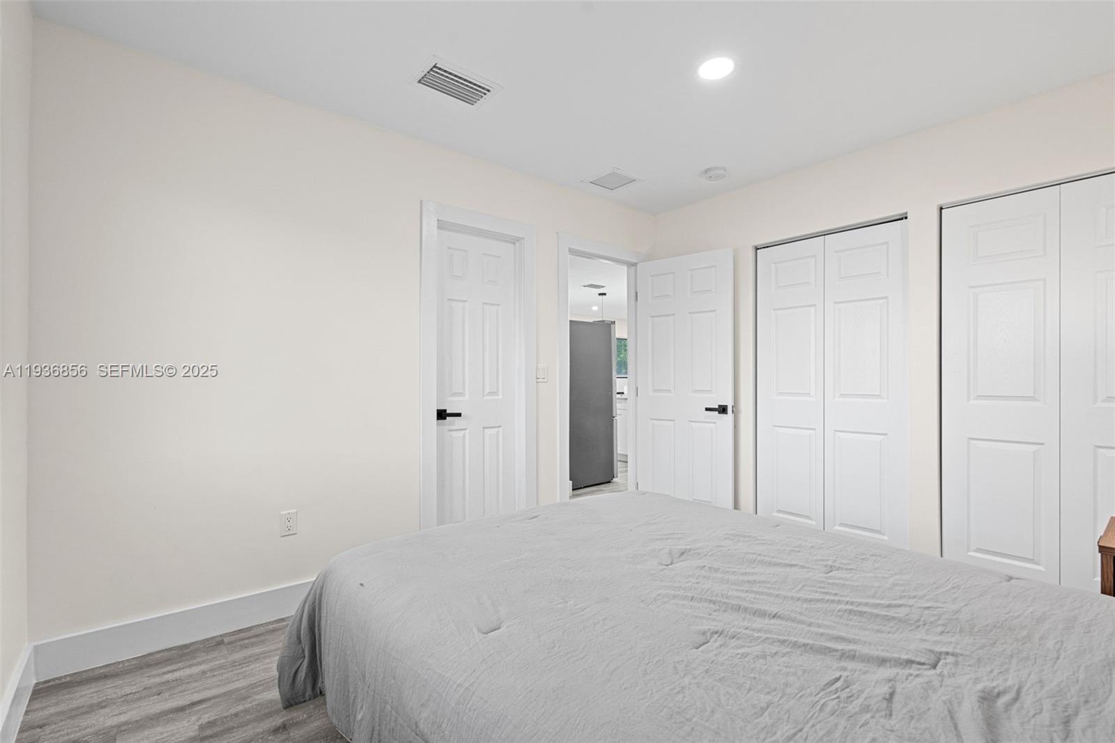 See details / sq. ft. $ 2025-12-31 0 Photo