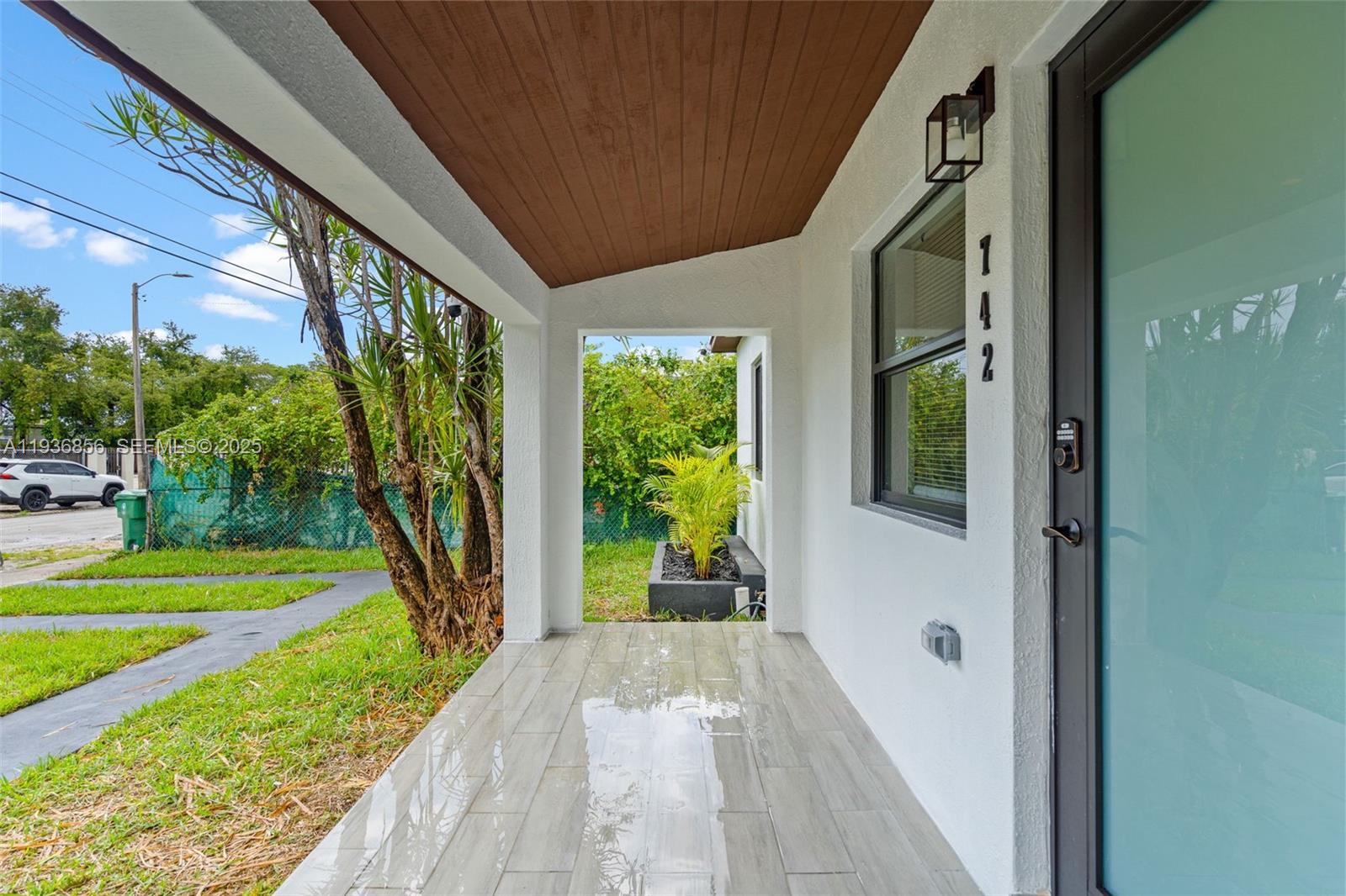 See details / sq. ft. $ 2025-12-31 0 Photo