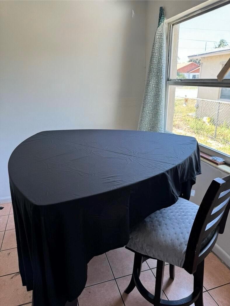 Ver detalles A / 2 1365 sq. ft. $ 2026-06-03 0 foto