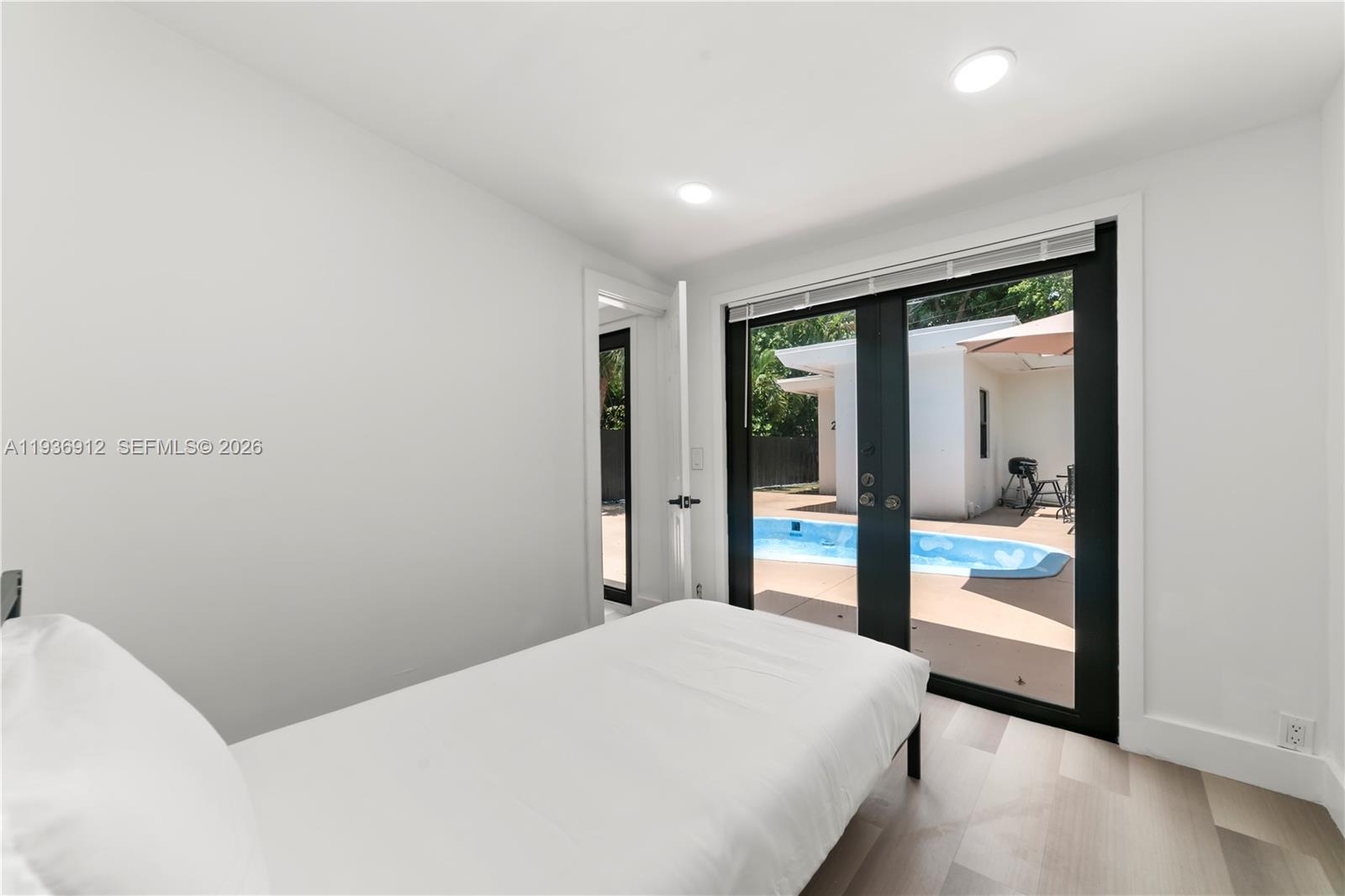   /  2886 кв.футов $ 2025-12-31 0 Фото