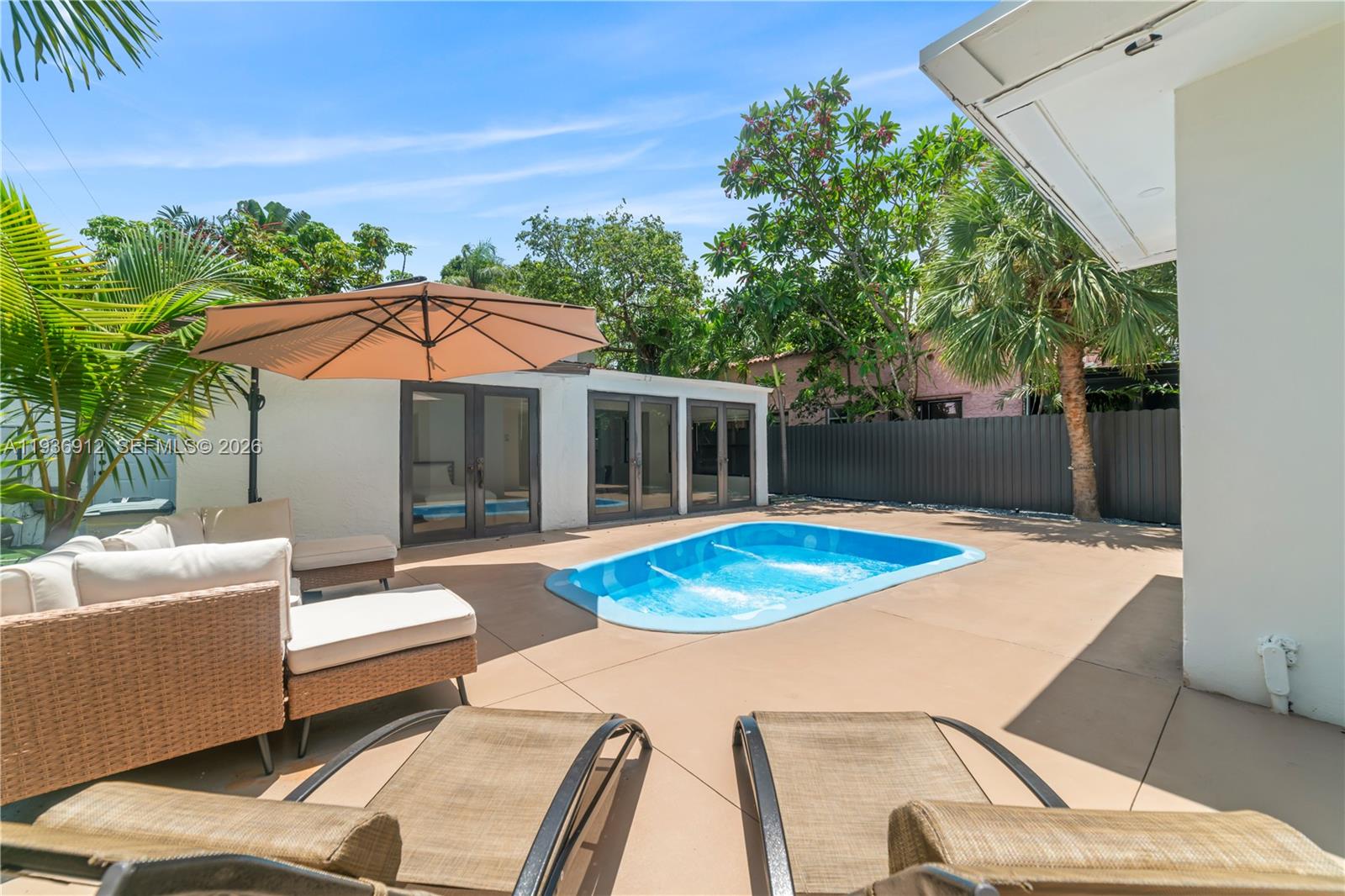   /  2886 кв.футов $ 2025-12-31 0 Фото