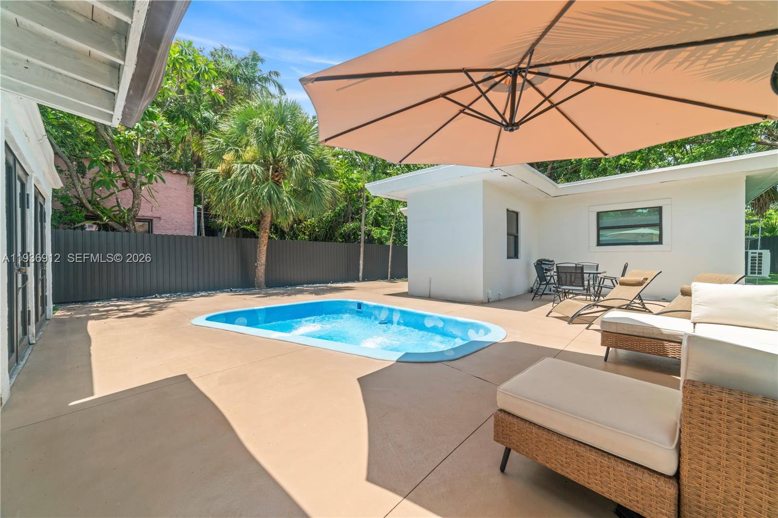   /  2886 кв.футов $ 2025-12-31 0 Фото