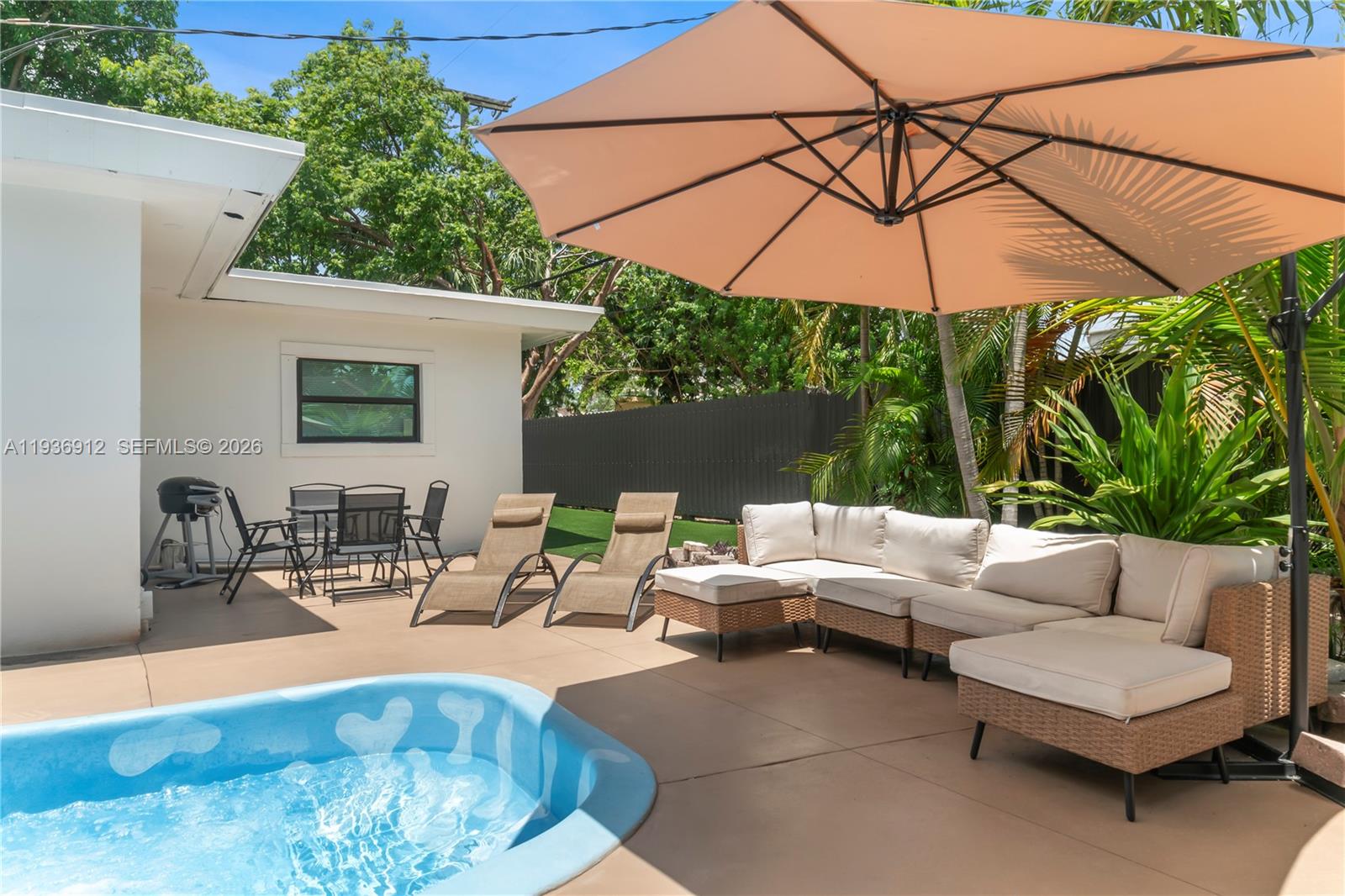   /  2886 кв.футов $ 2025-12-31 0 Фото