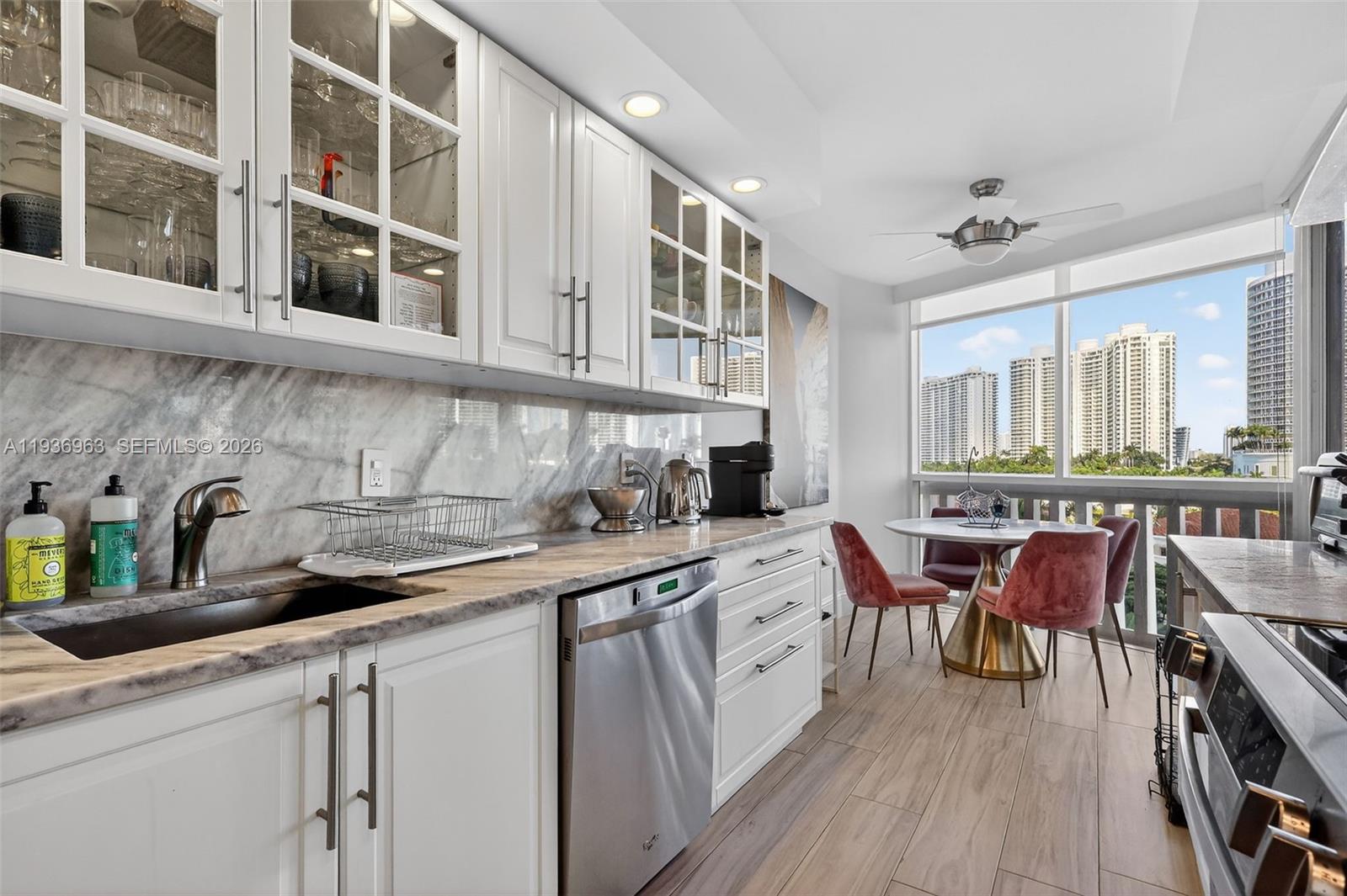 707 3 / 3  кв.футов $ 2026-01-03 0 Фото