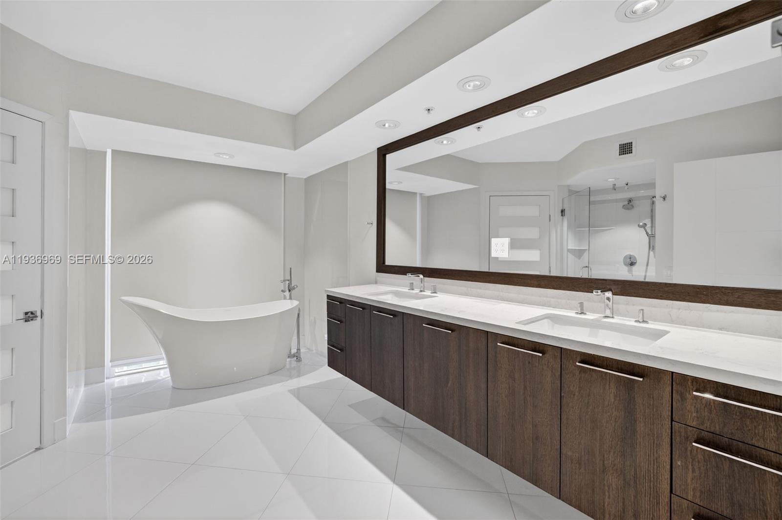 Photo of 3370 Hidden Bay Dr #2711, Aventura, Florida, 33180 -