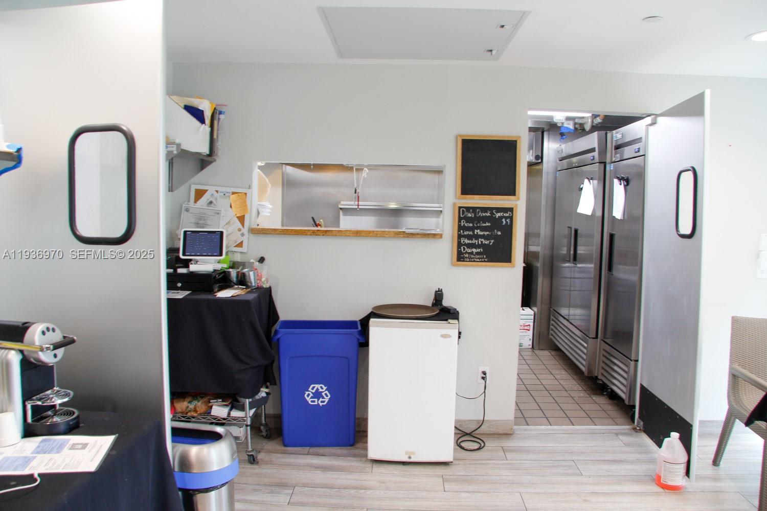 Photo of 18911 Collins Ave  #2802, Sunny Isles Beach, Florida, 33160 - Convenience store & mini restaurant