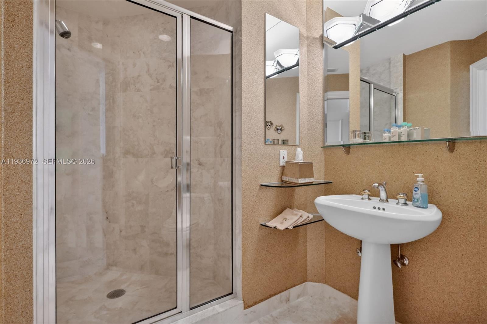 3006 4 / 5 4740 sq. ft. $ 2025-12-31 0 Photo