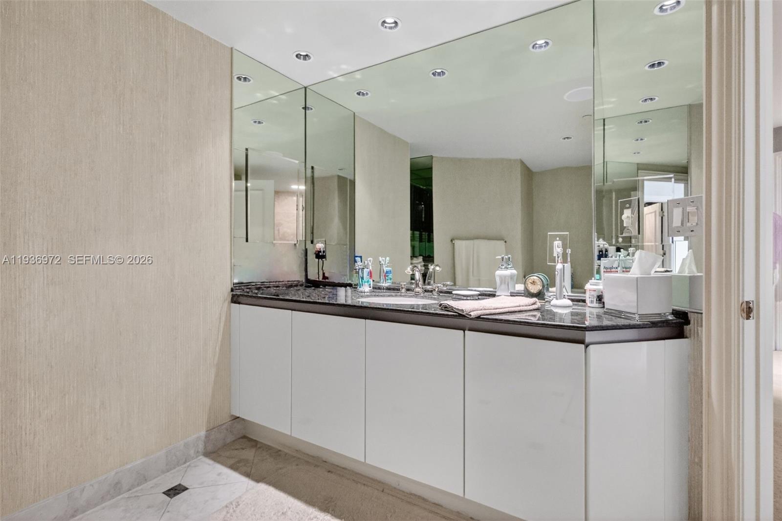 3006 4 / 5 4740 sq. ft. $ 2025-12-31 0 Photo