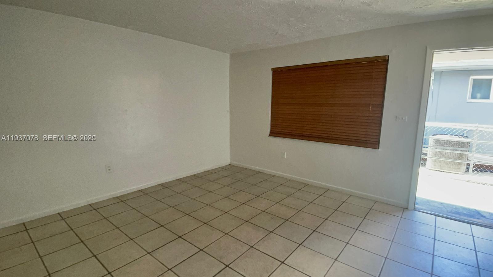 Подробнее / 1560 кв.футов $ 2025-12-31 0 Фото