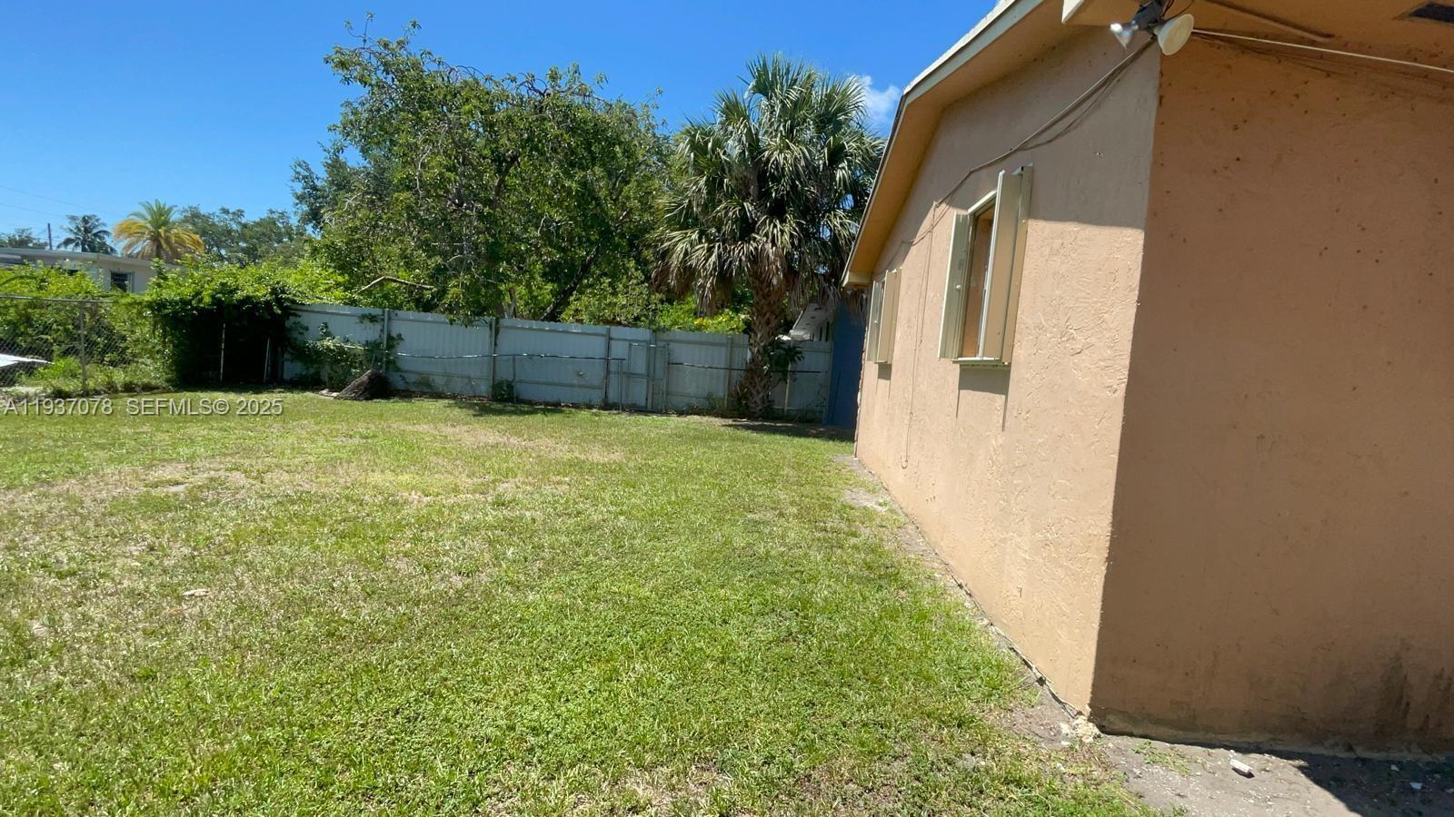 Подробнее / 1560 кв.футов $ 2025-12-31 0 Фото