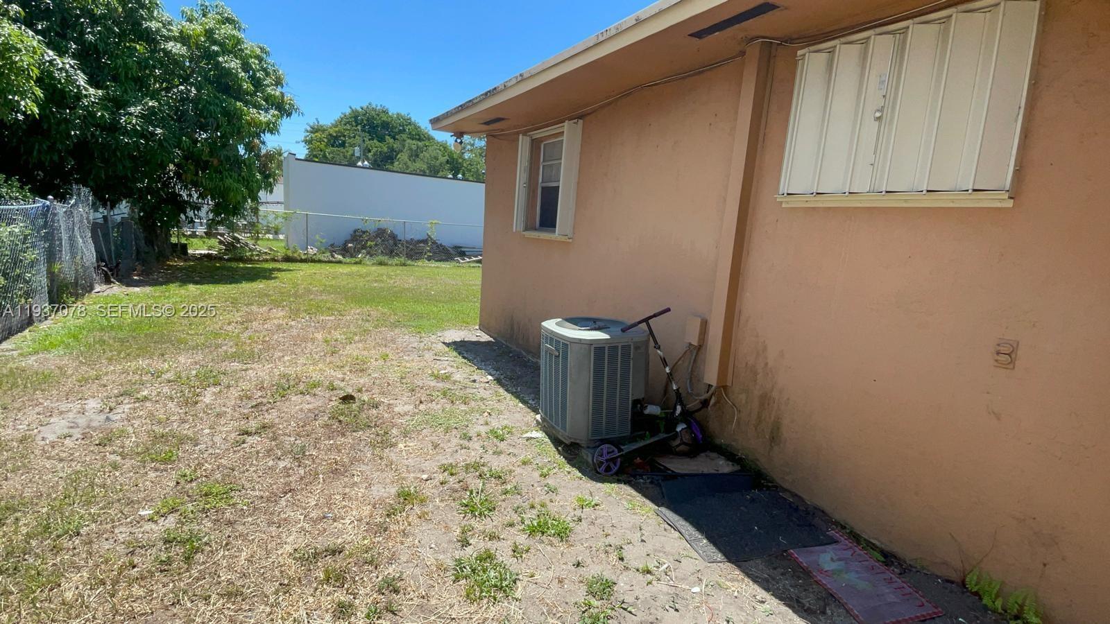 Подробнее / 1560 кв.футов $ 2025-12-31 0 Фото