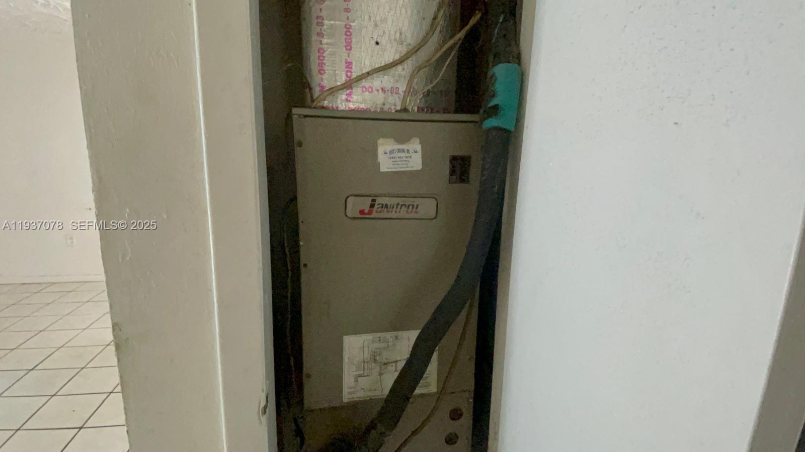 Подробнее / 1560 кв.футов $ 2025-12-31 0 Фото