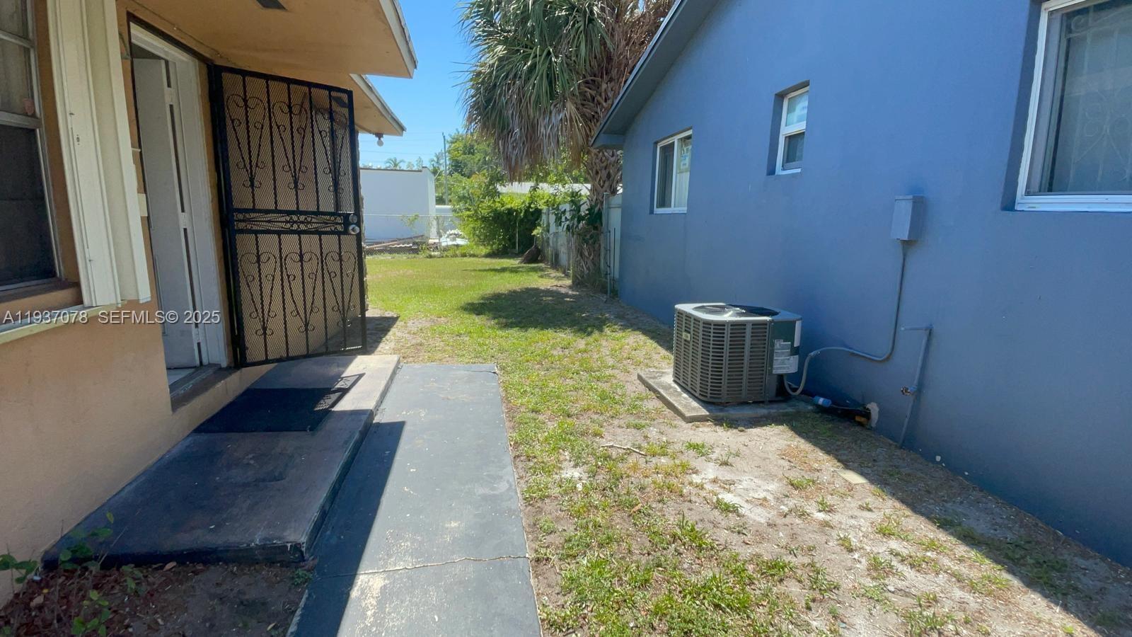 Подробнее / 1560 кв.футов $ 2025-12-31 0 Фото