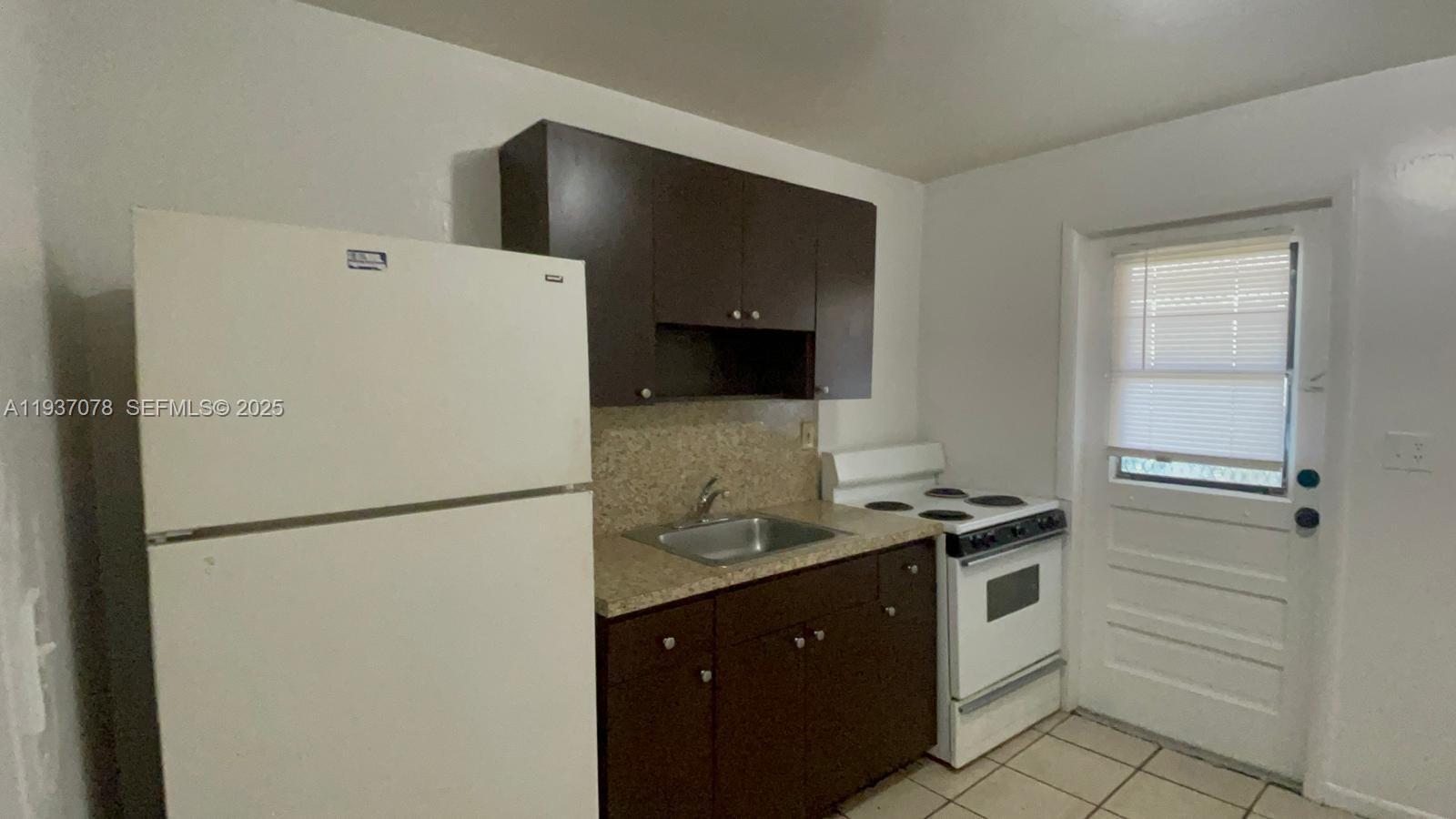 Подробнее / 1560 кв.футов $ 2025-12-31 0 Фото