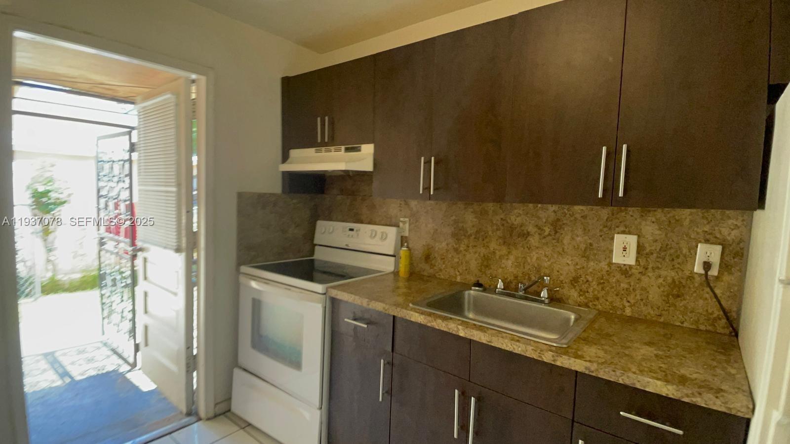 Подробнее / 1560 кв.футов $ 2025-12-31 0 Фото