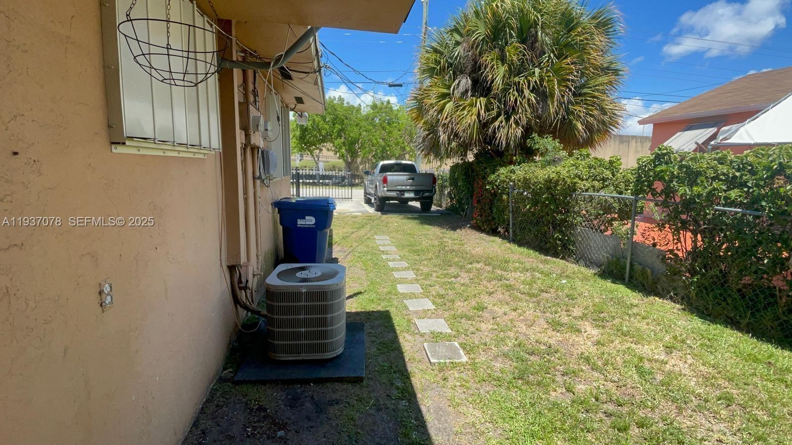 Подробнее / 1560 кв.футов $ 2025-12-31 0 Фото