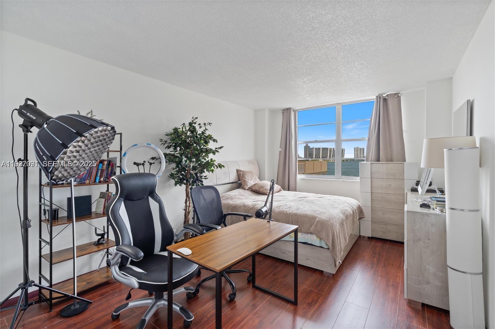 218 2 / 2 1275 sq. ft. $ 2026-01-01 0 Photo