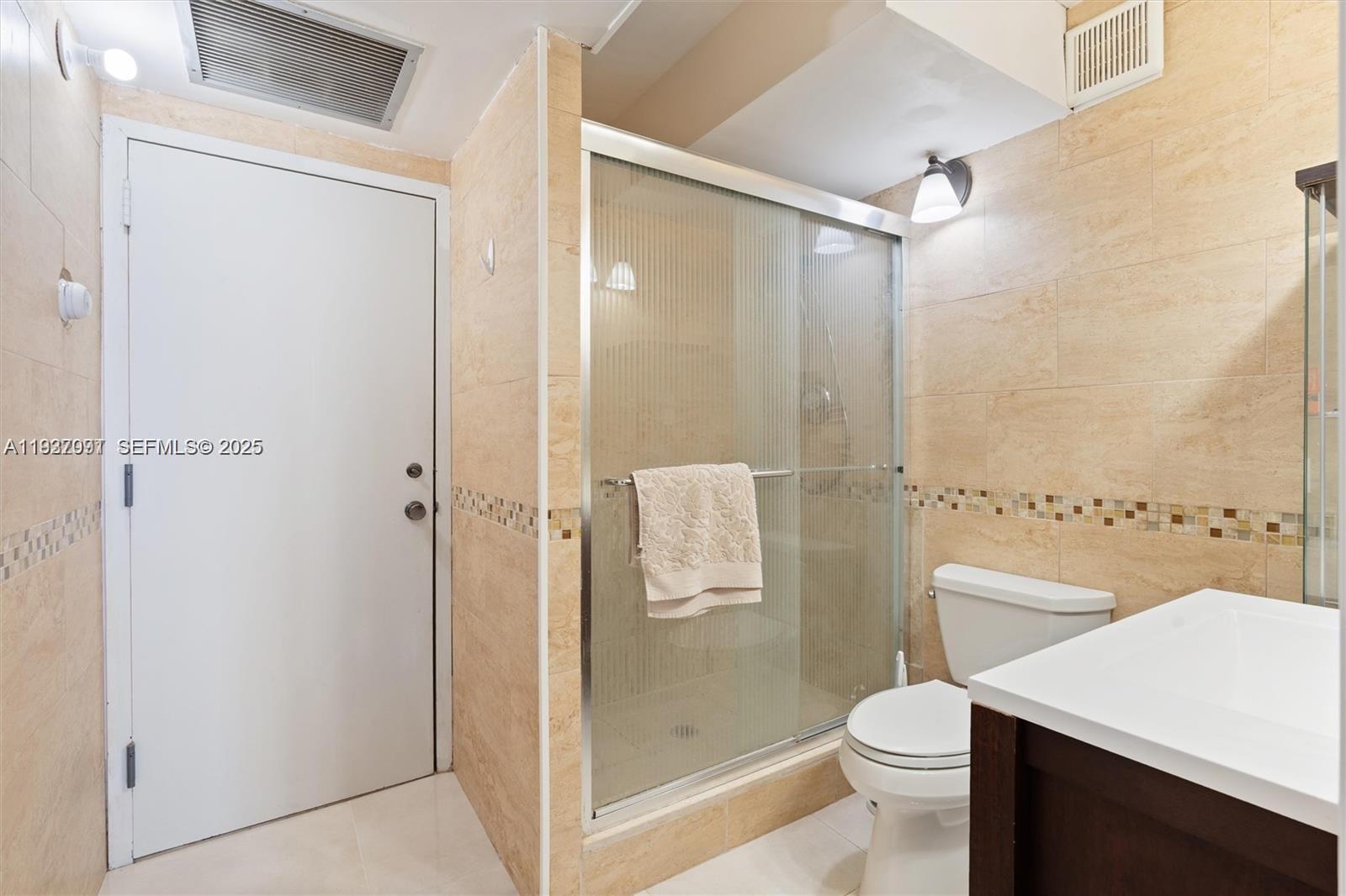 218 2 / 2 1275 sq. ft. $ 2026-01-01 0 Photo