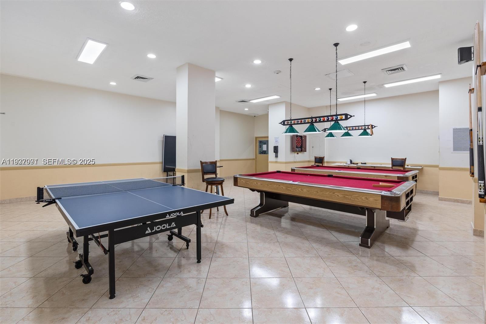 218 2 / 2 1275 sq. ft. $ 2026-01-01 0 Photo