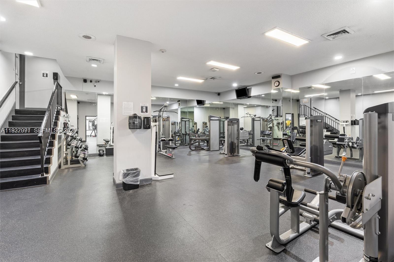 218 2 / 2 1275 sq. ft. $ 2026-01-01 0 Photo