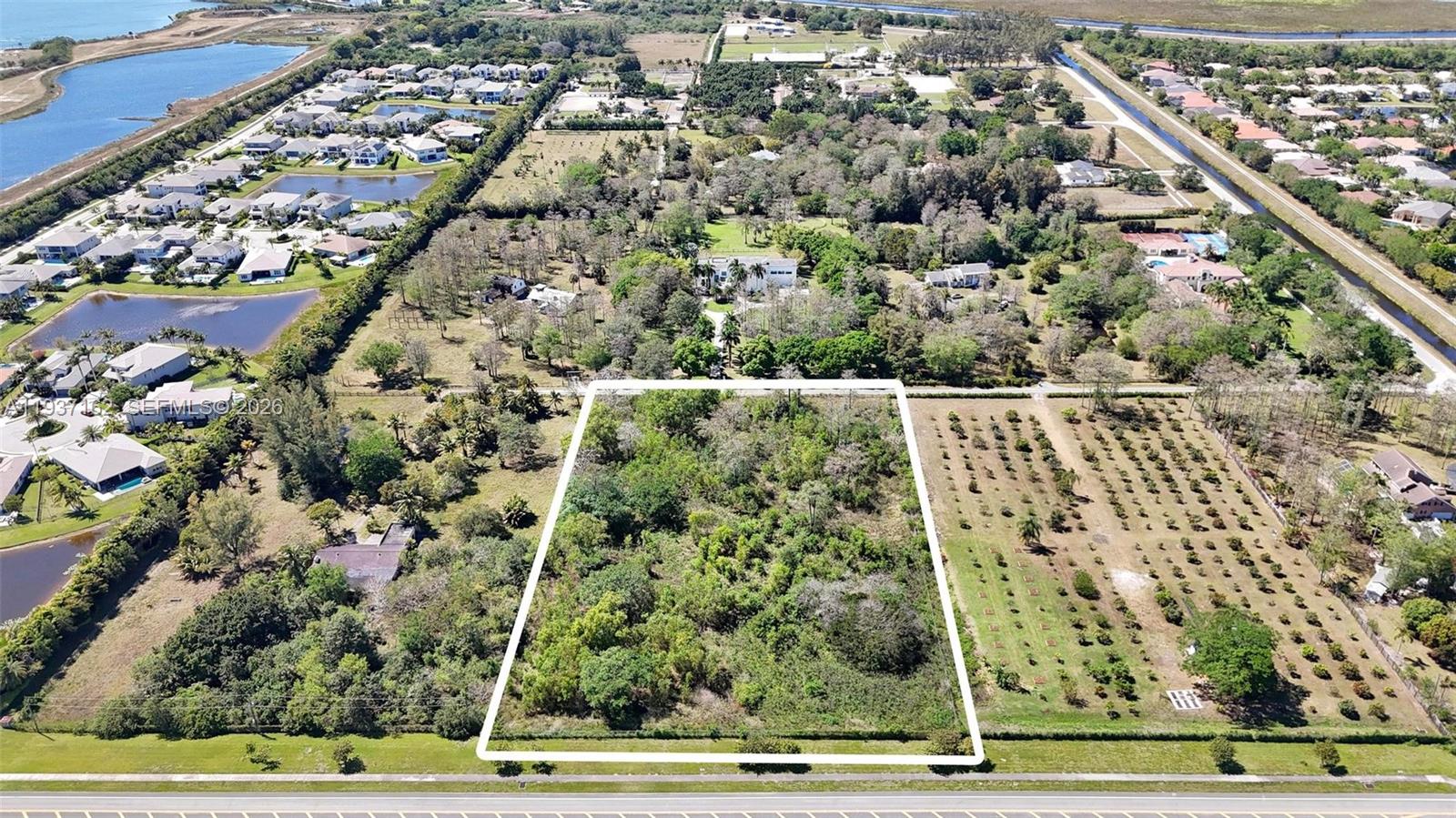   /   sq. ft. $ 2026-01-01 0 foto