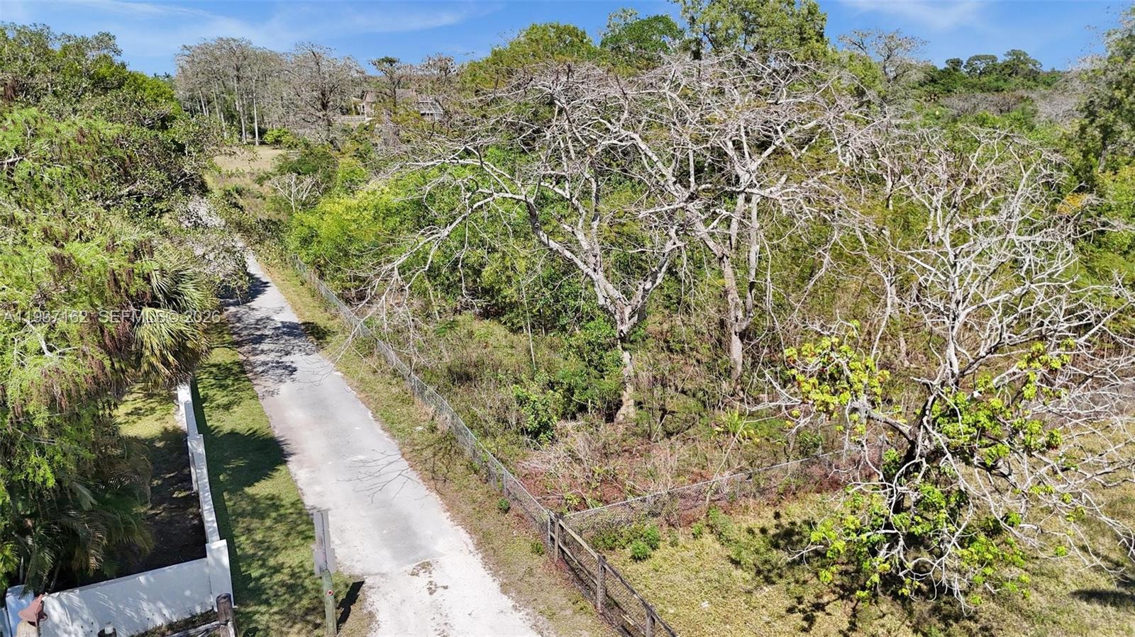   /   sq. ft. $ 2026-01-01 0 foto