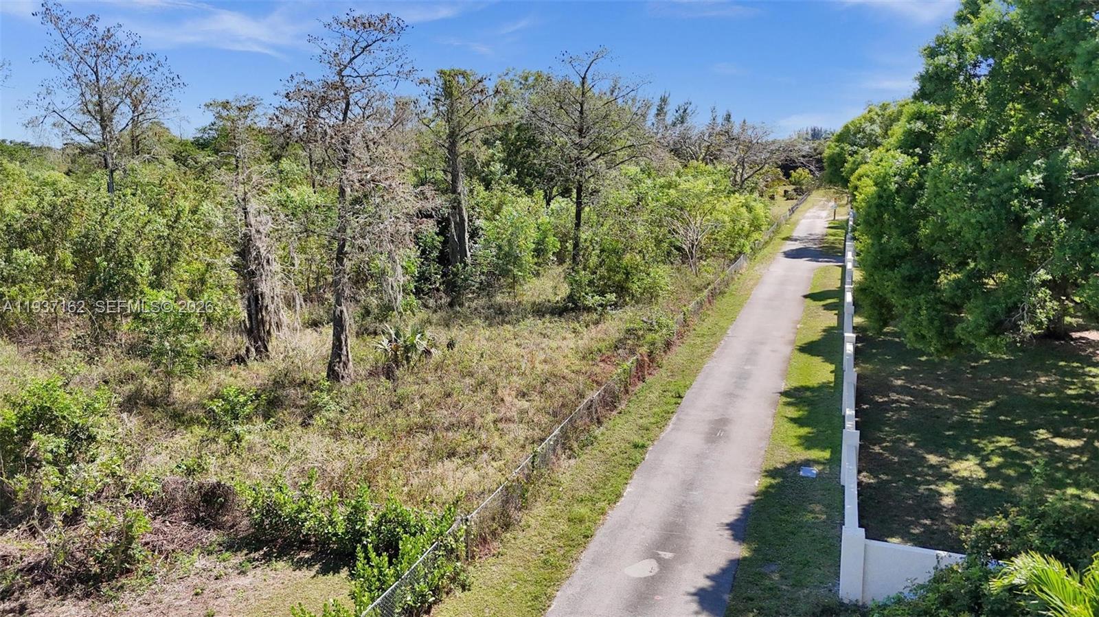   /   sq. ft. $ 2026-01-01 0 foto