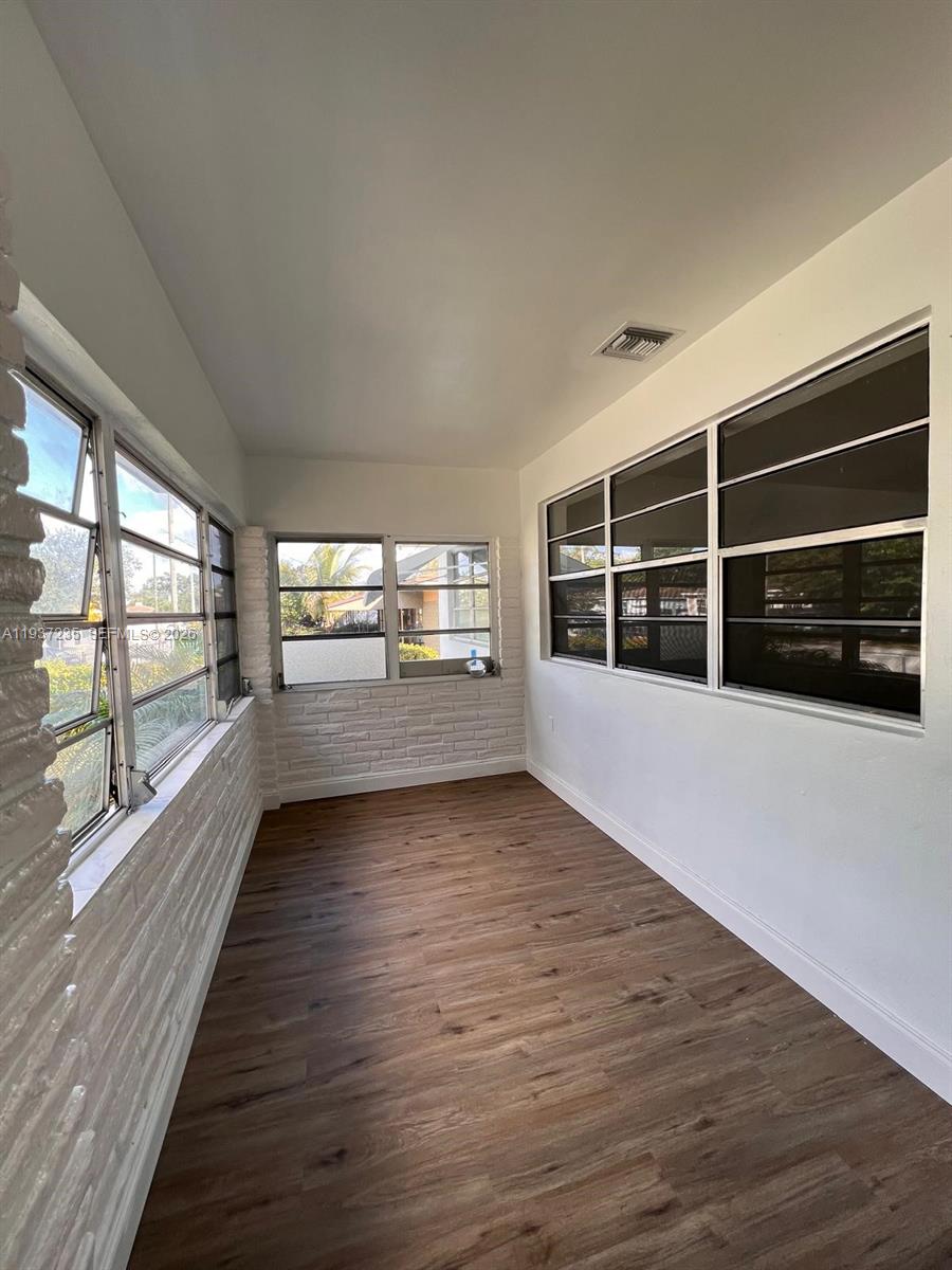 Подробнее / 1868 кв.футов $ 2026-01-01 0 Фото