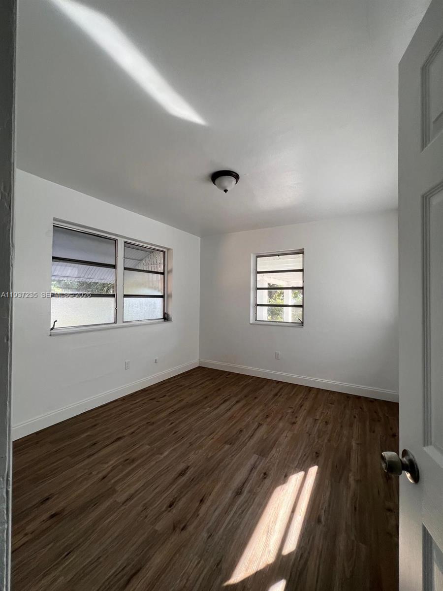 Подробнее / 1868 кв.футов $ 2026-01-01 0 Фото