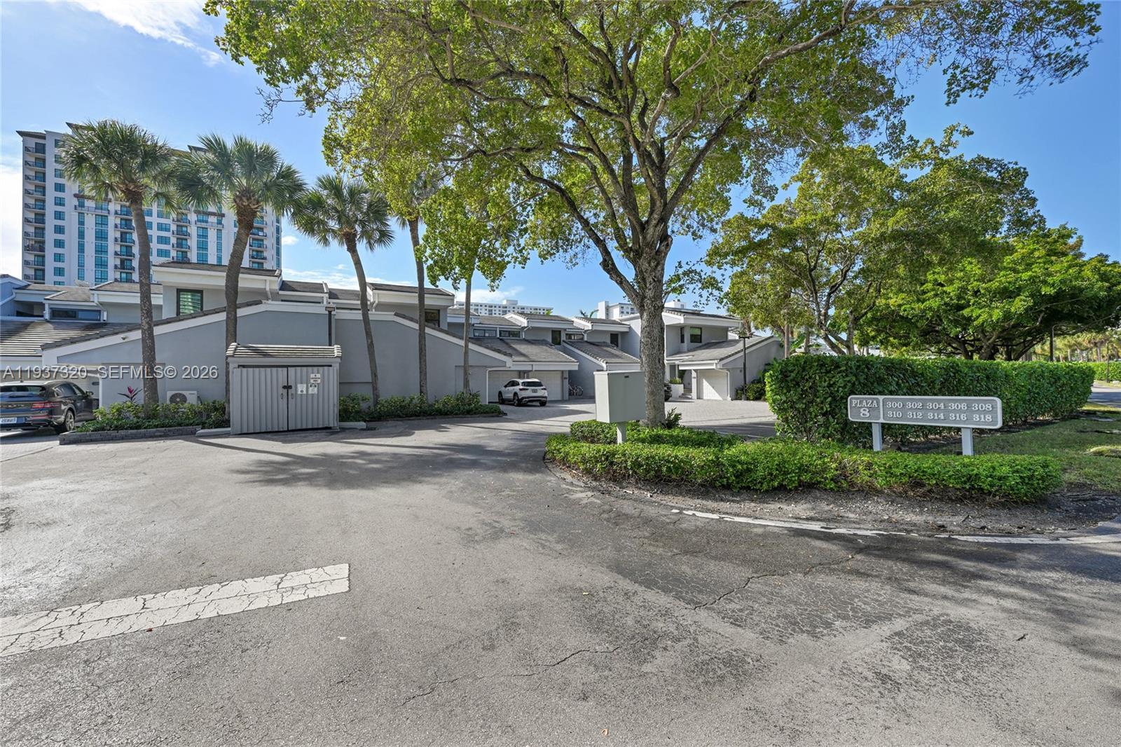 Photo of 310 Poinciana Dr (310), Sunny Isles Beach, Florida, 33160 - Club ouse