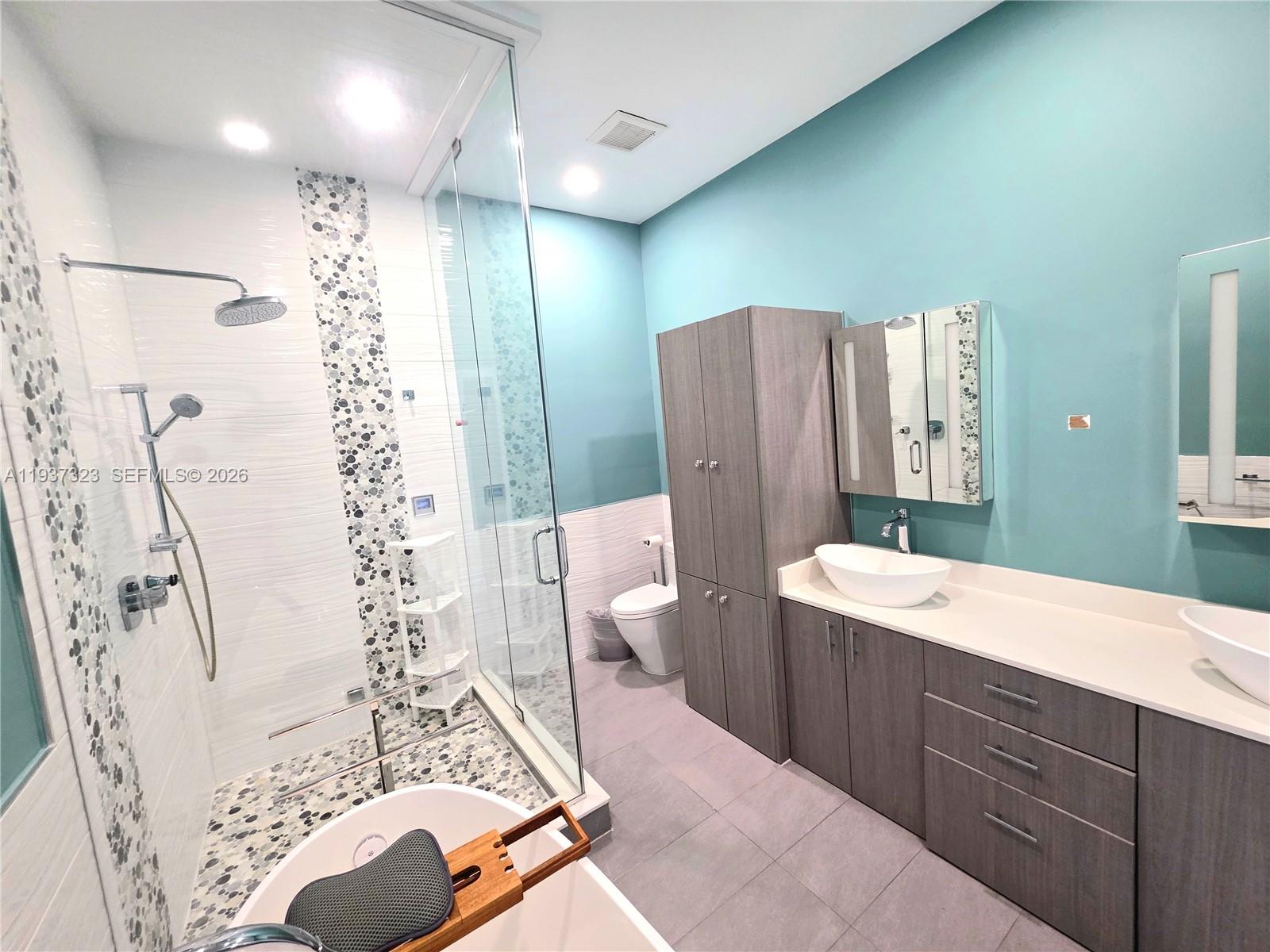 Photo of 310 Poinciana Dr  #802, Sunny Isles Beach, Florida, 33160 - 