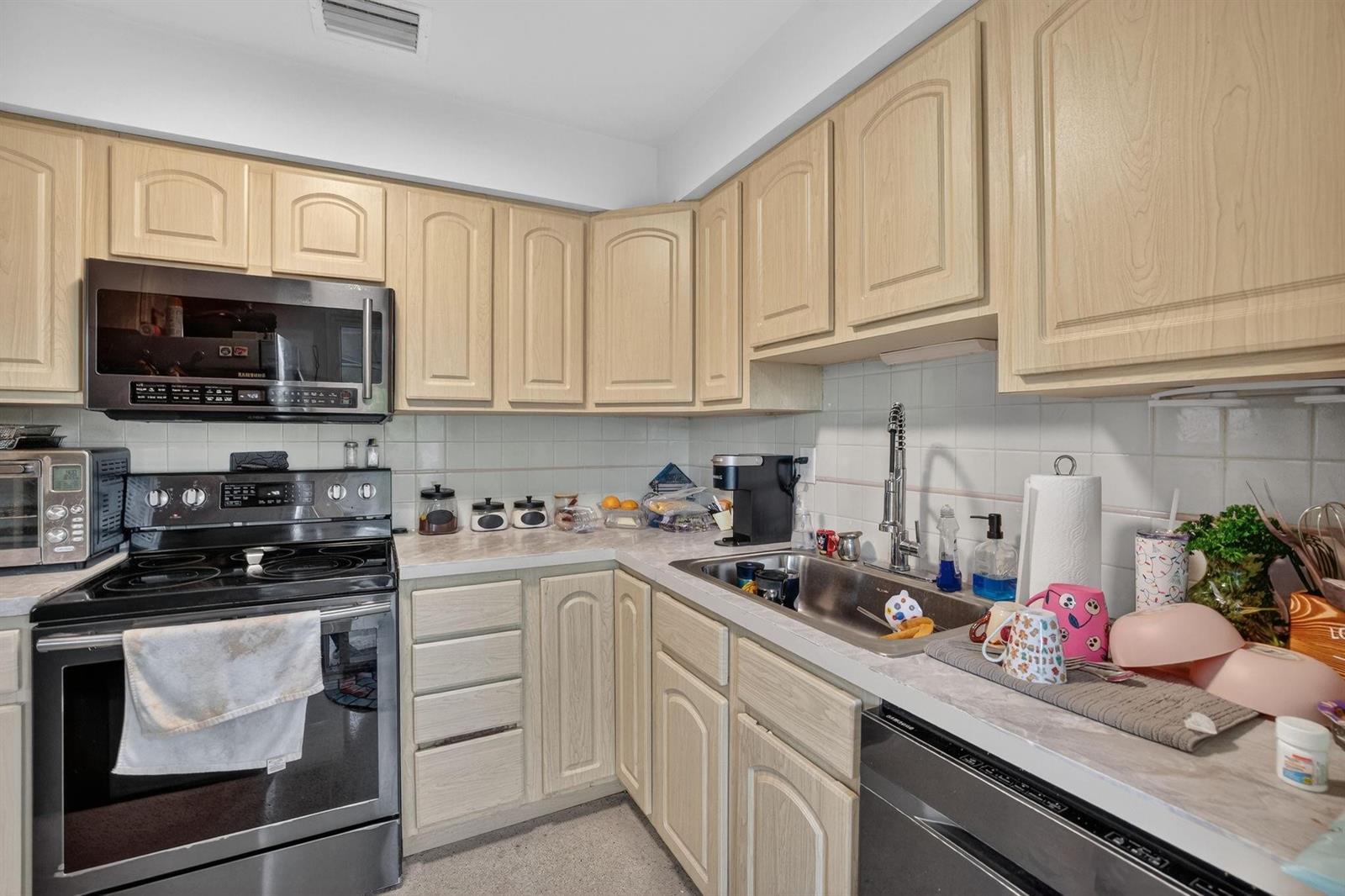 Ver detalles / 0 2090 sq. ft. $ 2026-02-02 0 foto